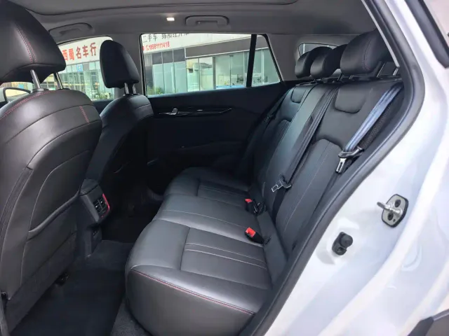 Dongfeng Yixuan GS — Фото автомобиля 10