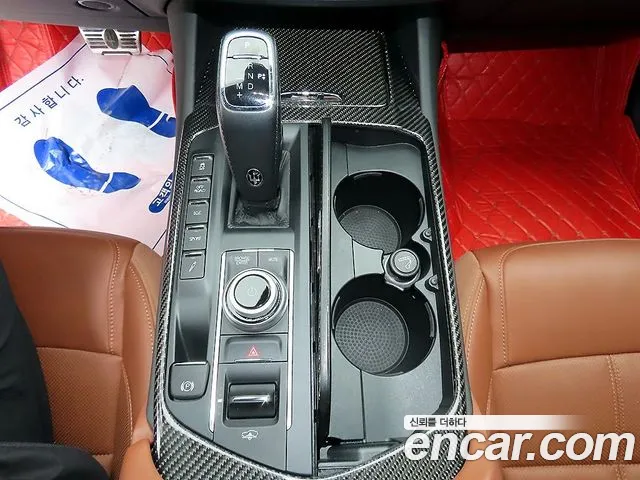 Maserati Levante — Фото автомобиля 10