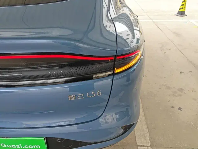 IM Motors LS6 — Фото автомобиля 7