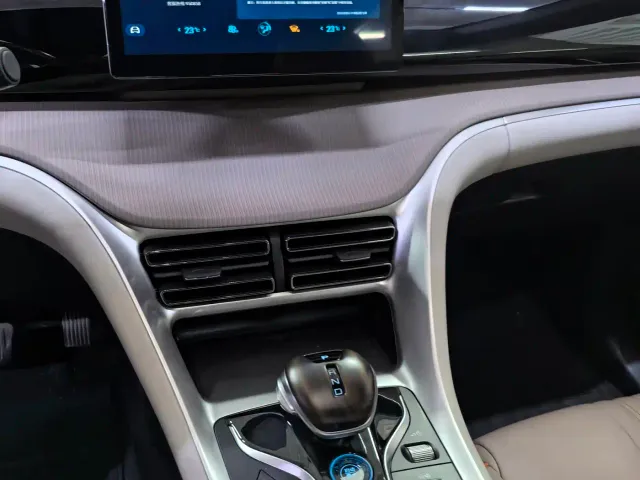 BYD Song Pro — Фото автомобиля 10