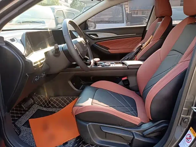 Changan Eado — Фото автомобиля 14