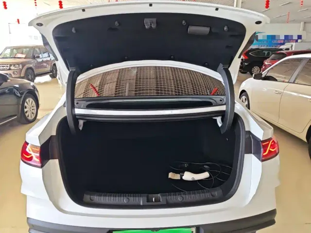 BYD Qin L — Фото автомобиля 18