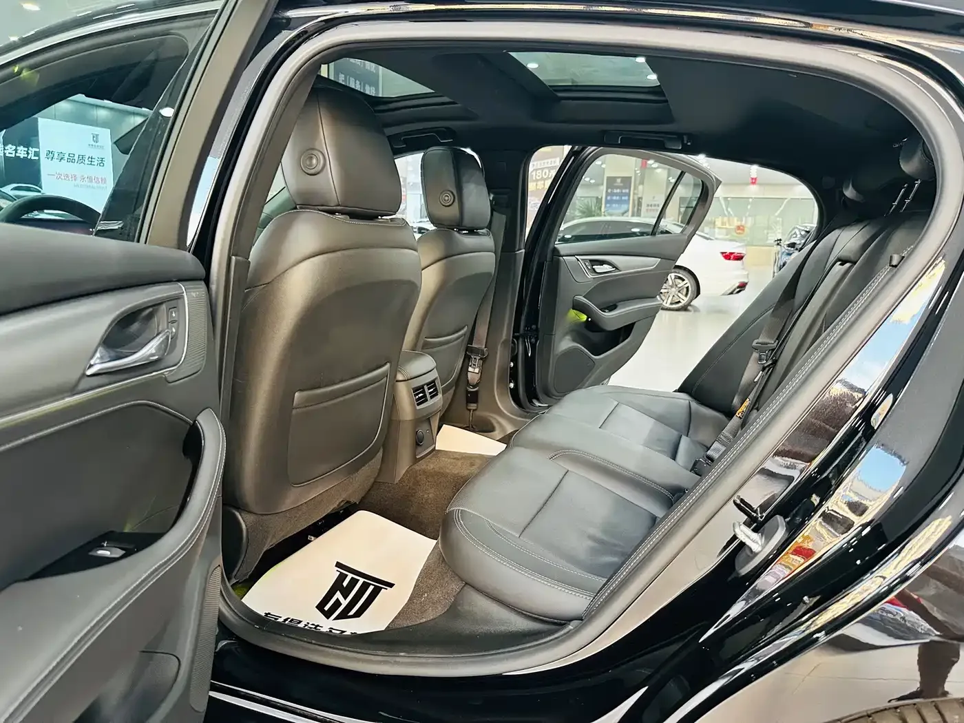 Cadillac Cadillac CT5 2024 28T Luxury Model Pro — Фото автомобиля 5