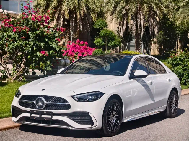 Фотография автомобиля — Mercedes-Benz C-Class