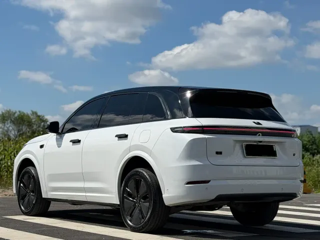 Li Auto L7 — Фото автомобиля 6