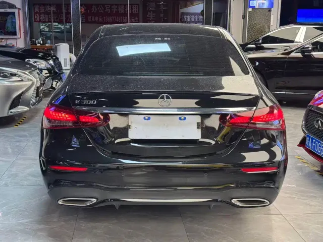 Mercedes-Benz E-Class — Фото автомобиля 11