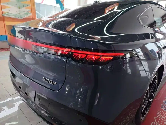 Nissan N7 — Фото автомобиля 7