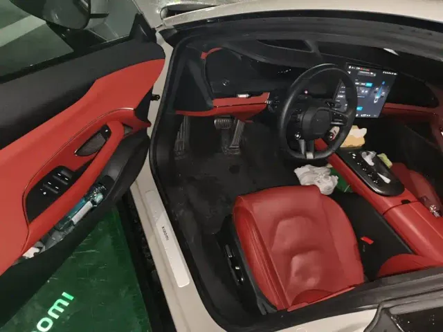 Xiaomi SU7 — Фото автомобиля 17