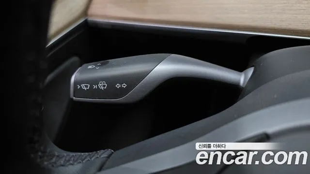 Tesla Model Y — Фото автомобиля 29