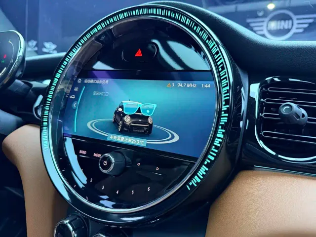 MINI Hatch — Фото автомобиля 17