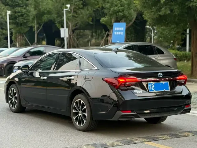 Toyota Avalon — Фото автомобиля 4