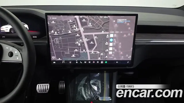 Tesla Model X — Фото автомобиля 14