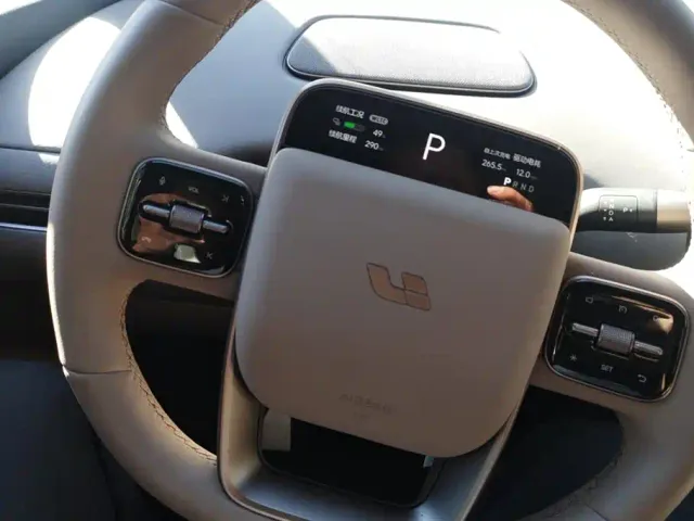Li Auto i6 — Фото автомобиля 15