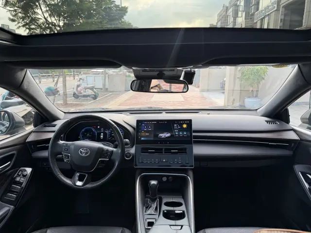 Toyota Avalon 2024 Hybrid 2.0L Luxury Edition — Фото автомобиля 5