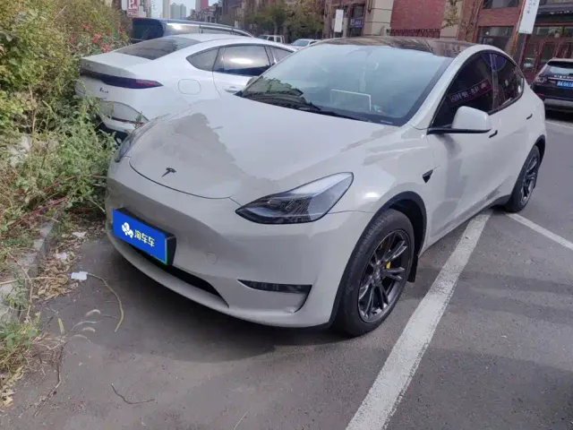 Фотография автомобиля — Tesla Model Y