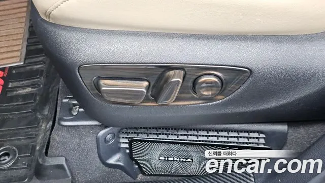 Toyota Sienna Generation 4 — Фото автомобиля 26