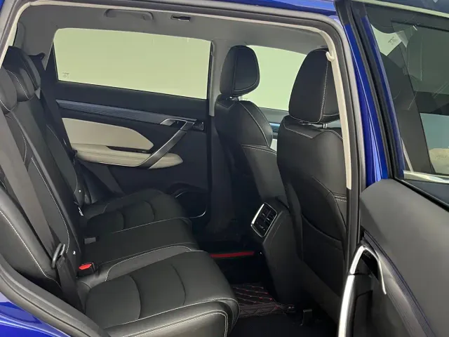 Geely Boyue — Фото автомобиля 9