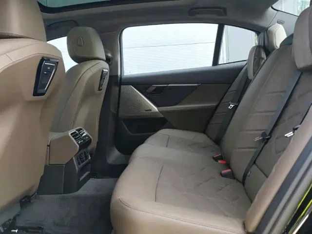 BMW 5 Series — Фото автомобиля 11