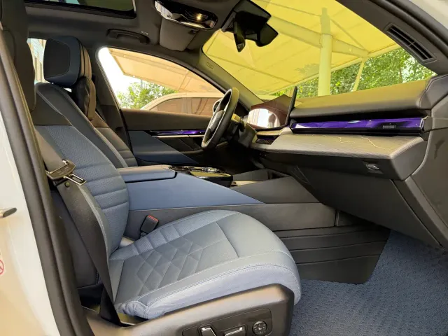 BMW i5 — Фото автомобиля 12