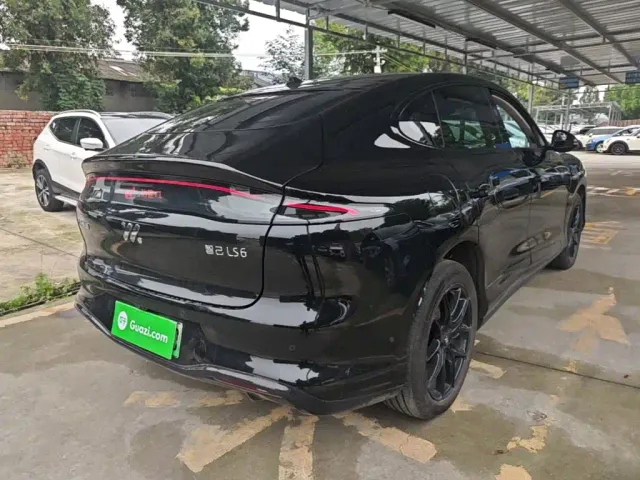 IM Motors LS6 — Фото автомобиля 6