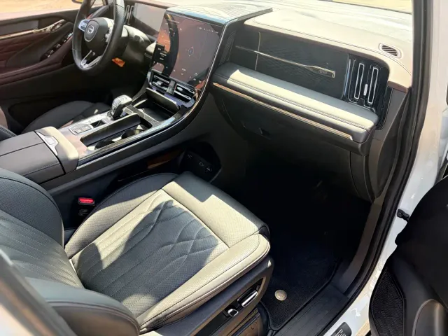 GAC Trumpchi M8 — Фото автомобиля 13