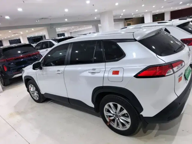 Toyota Corolla Cross — Фото автомобиля 4