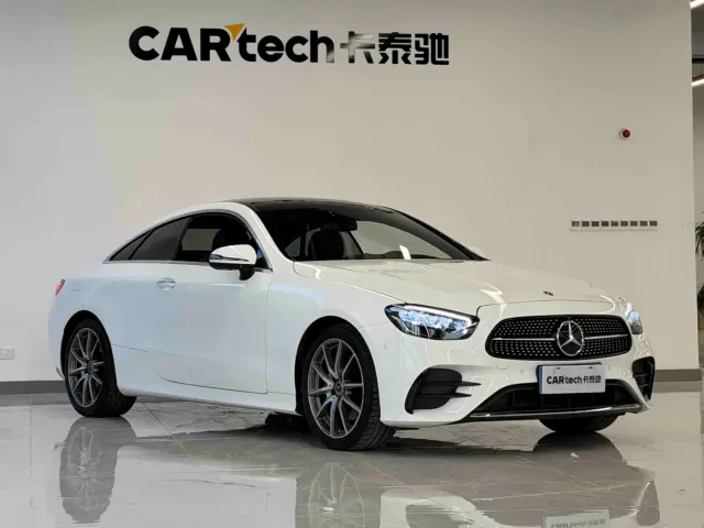 Mercedes-Benz E-Class — Фото автомобиля 3