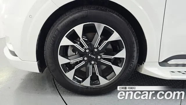 Kia Canival Carnival 4 поколение Бензин 9 мест Hi-Limousine — Фото автомобиля 4