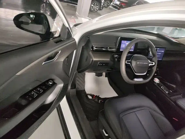 Wuling Starlight — Фото автомобиля 15