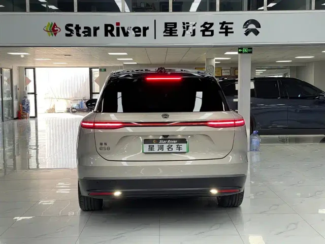 Nio ES8 — Фото автомобиля 6
