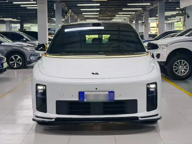 Li Auto i6 — Фото автомобиля 2