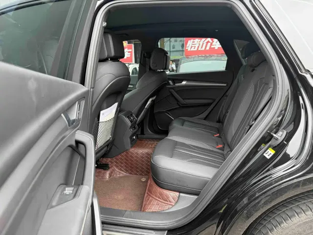 Audi Q5L — Фото автомобиля 6