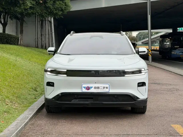 Changan Qiyuan E07 — Фото автомобиля 2
