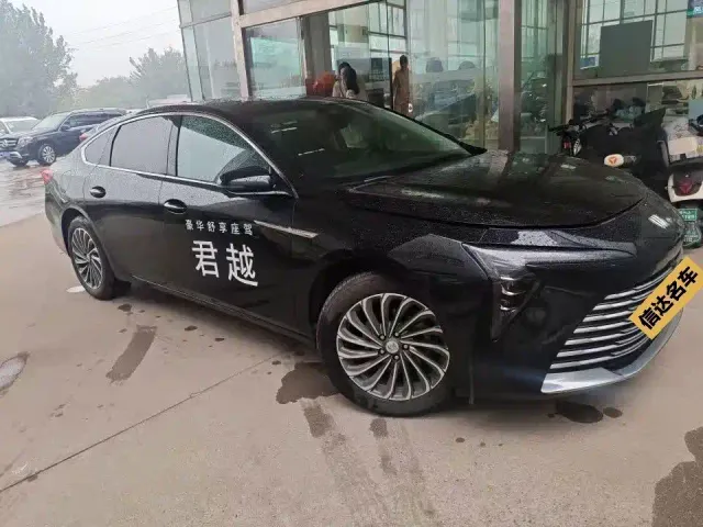 Buick LaCrosse — Фото автомобиля 2