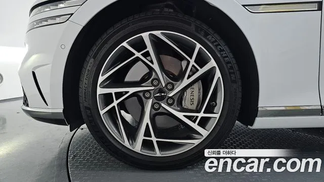 Genesis G90 Бензин 3.5 турбо AWD — Фото автомобиля 3