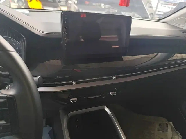 Wuling Jiachen — Фото автомобиля 12