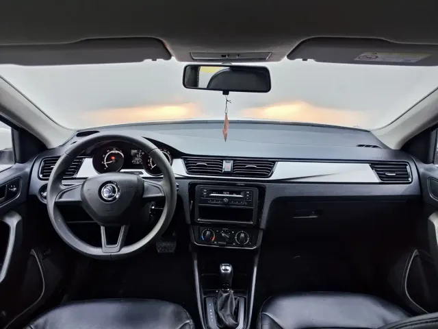 Skoda Rapid — Фото автомобиля 8