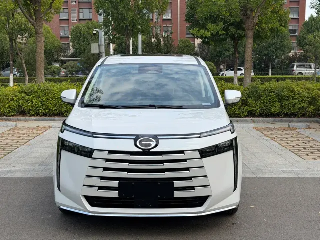 GAC Trumpchi E8 — Фото автомобиля 2