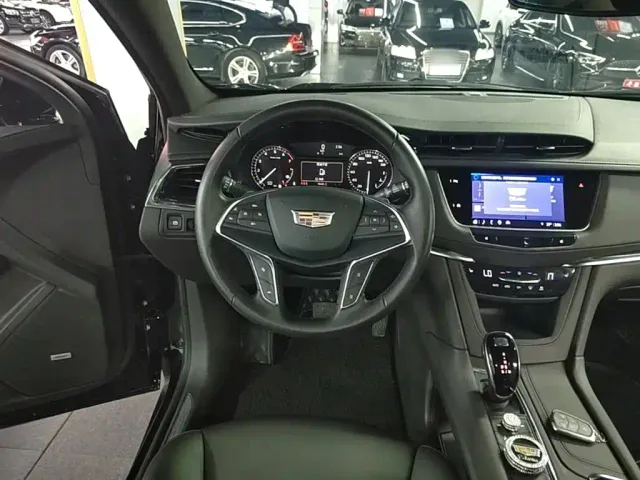 Cadillac XT5 — Фото автомобиля 10
