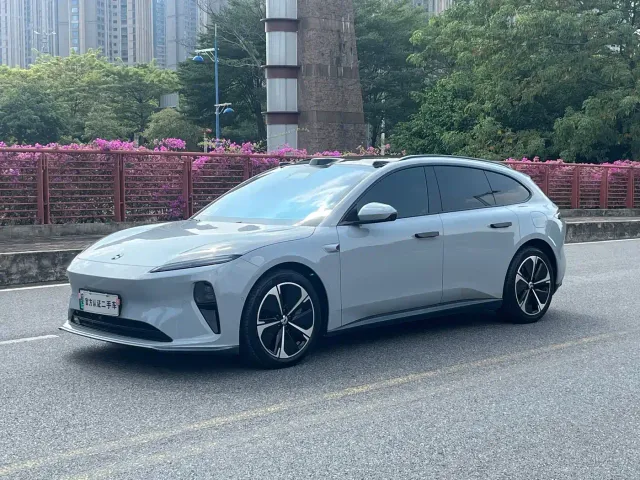 Фотография автомобиля — Nio ET5 Touring