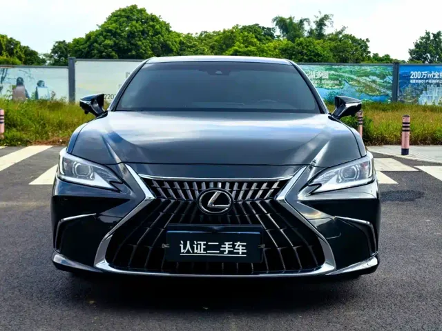 Lexus ES — Фото автомобиля 2