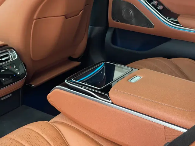 Mercedes-Benz S-Class — Фото автомобиля 21