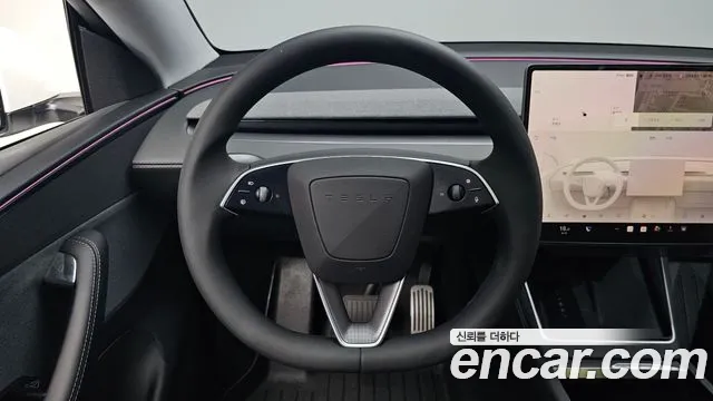 Tesla Model Y — Фото автомобиля 12