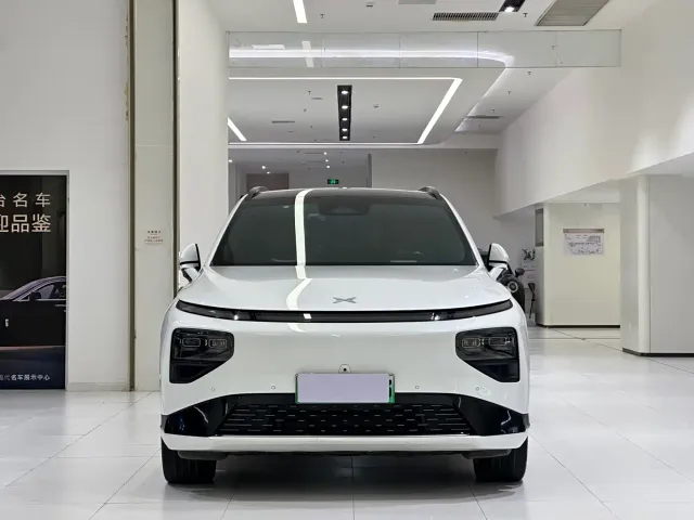 Xpeng G9 — Фото автомобиля 2