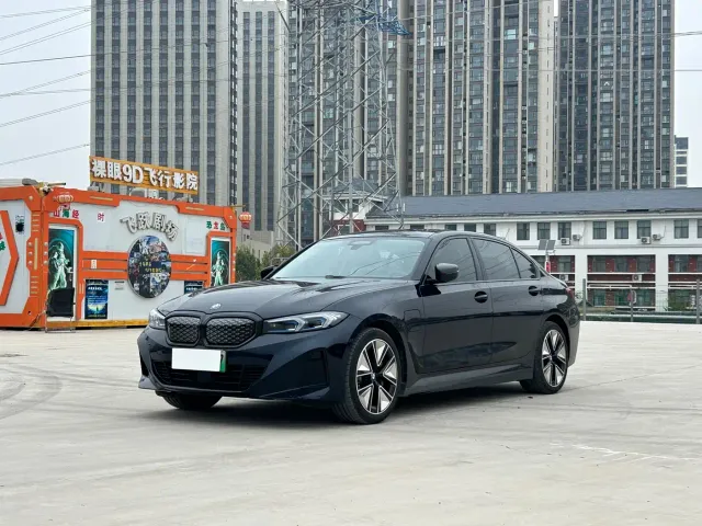 Фотография автомобиля — BMW i3