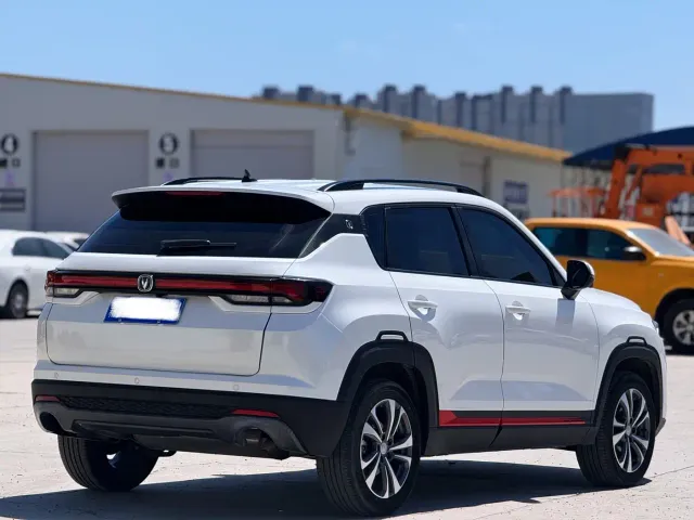Changan CS35 Plus — Фото автомобиля 9