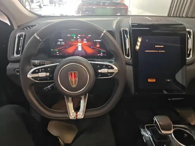 Hongqi HS3 PHEV — Фото автомобиля 10