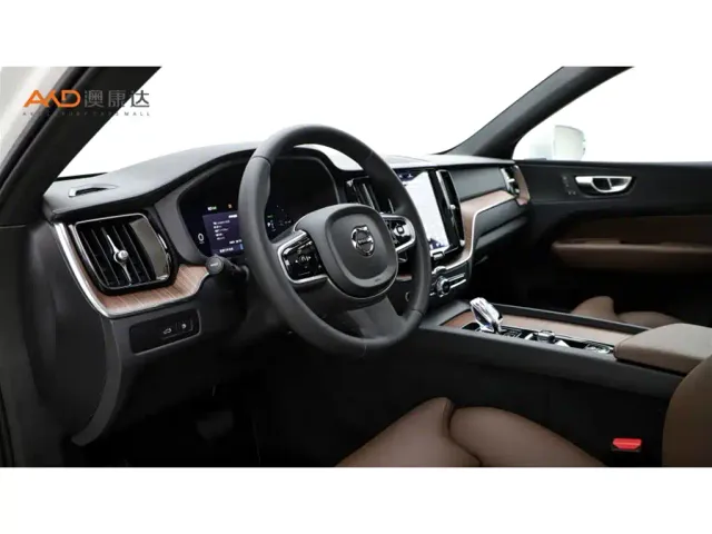 Volvo XC60 — Фото автомобиля 6