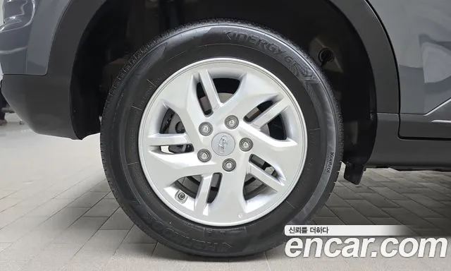 Hyundai Venue — Фото автомобиля 5