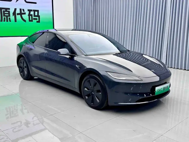 Tesla Model 3 — Фото автомобиля 7
